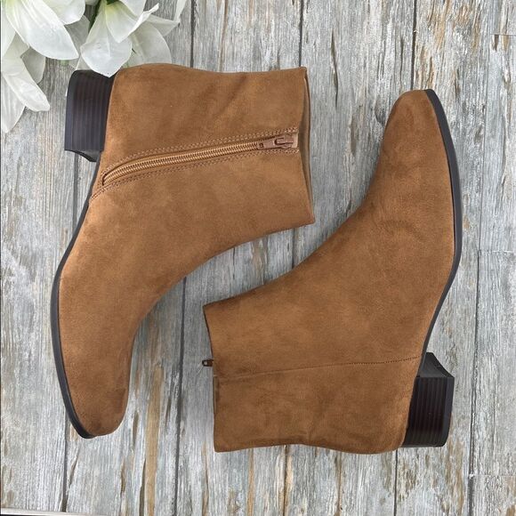 Time and Tru Shoes - Women's Faux Suede Ankle Boots Shoes Size 10